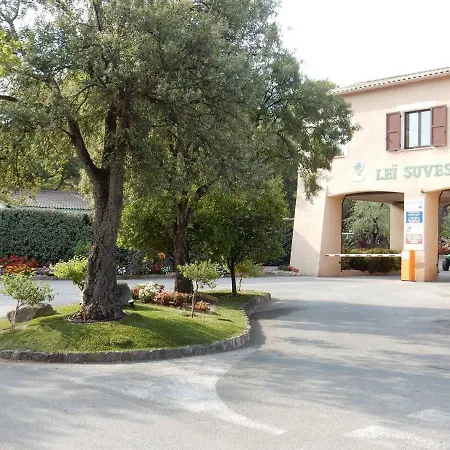 Comfortable 3-Bed Chalet In Roquebrune-Sur-Argens * Roquebrune-sur Argens